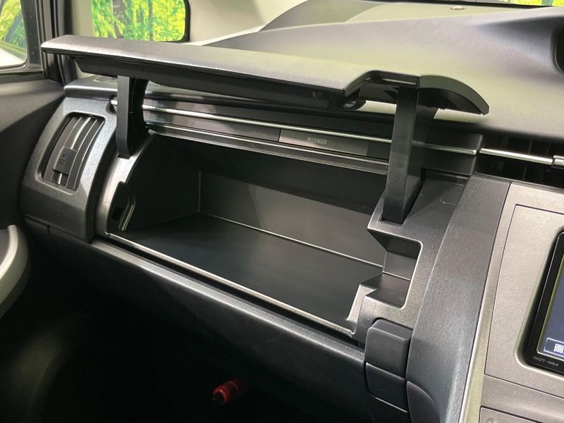2015 Toyota Prius DAA-ZVW30 (UW-6a61af62b8271)[28]