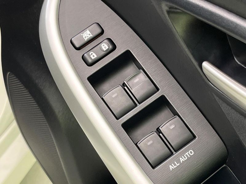 2015 Toyota Prius DAA-ZVW30 (UW-6a61af62b8271)[13]