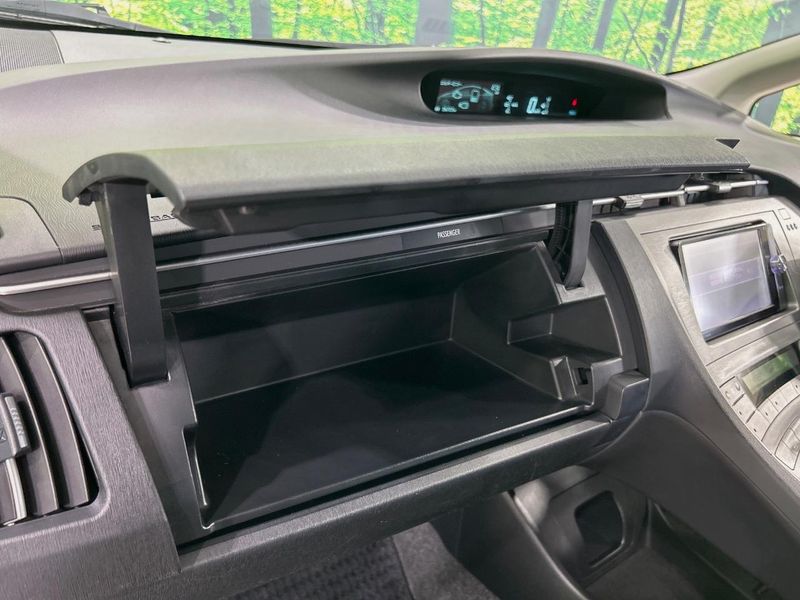 2013 Toyota Prius DAA-ZVW30 (UW-6a61af64e1459)[27]
