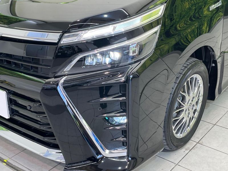2019 Toyota Voxy DAA-ZWR80W (UW-6a61af8309452)[11]