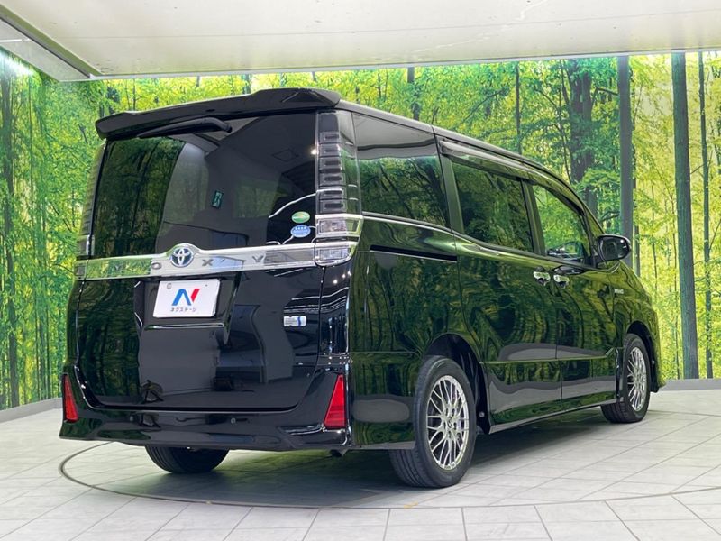 2019 Toyota Voxy DAA-ZWR80W (UW-6a61af8309452)[28]