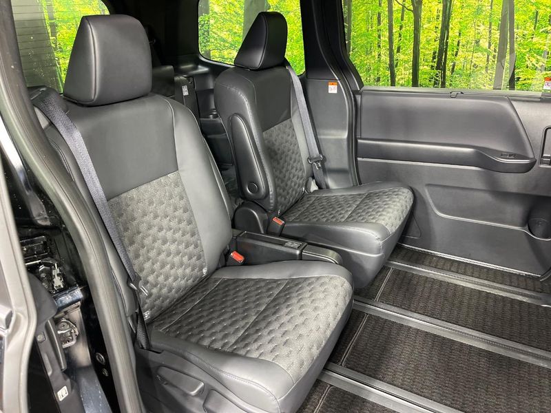 2024 Toyota Voxy 6AA-ZWR95W (UW-6a61af94bdb37)[12]