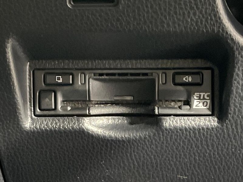 2024 Toyota Voxy 6AA-ZWR95W (UW-6a61af94bdb37)[21]