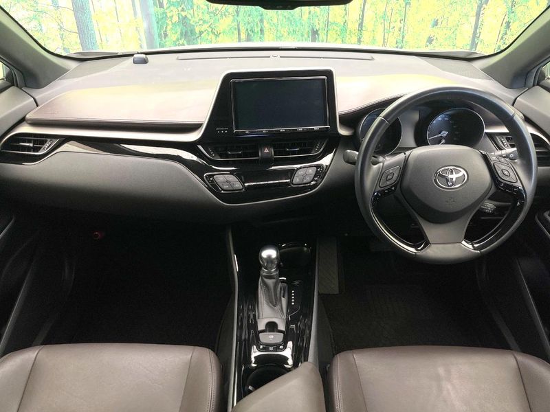 2017 Toyota C-HR DAA-ZYX10 (UW-6a61af95a7acc)[13]