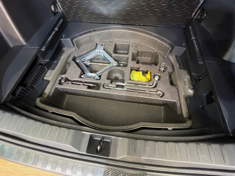 2022 Toyota RAV4 6AA-AXAH54 (UW-6a62d6483f98f)[6]