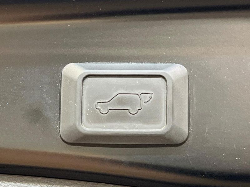 2022 Toyota RAV4 6AA-AXAH54 (UW-6a62d6483f98f)[8]