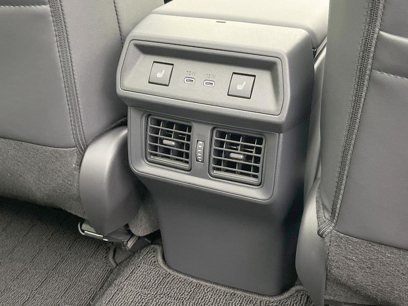 2026 Toyota RAV4 6AA-AXAN64 (UW-6a62d64dd5753)[25]