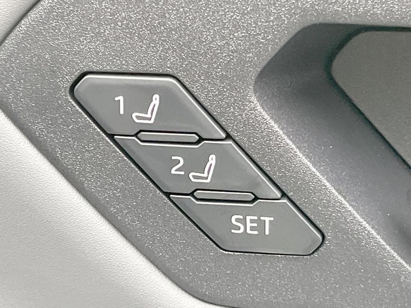 2026 Toyota RAV4 6AA-AXAN64 (UW-6a62d64dd5753)[22]