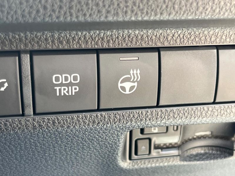 2024 Toyota RAV4 PHV 6LA-AXAP54 (UW-6a62d64eeffae)[26]
