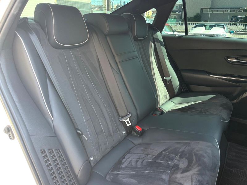 2018 Toyota Crown Hybrid 6AA-AZSH20 (UW-6a62d663a7dfd)[27]
