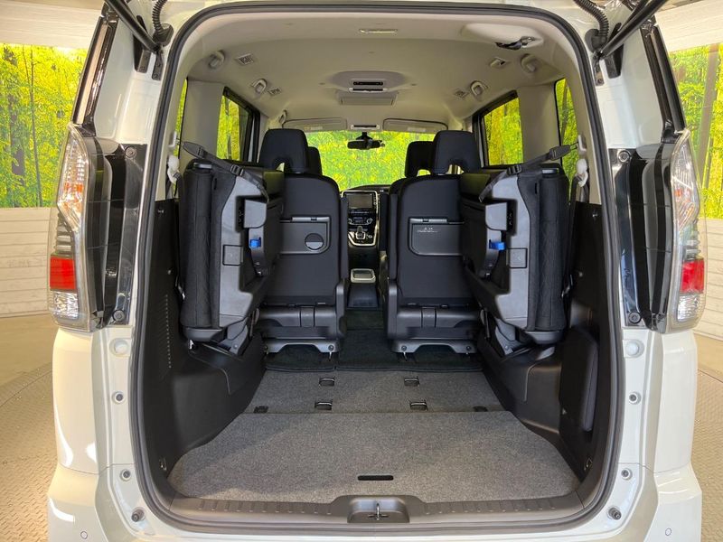 2018 Nissan Serena DAA-HFC27 (UW-6a62d73a18f77)[21]
