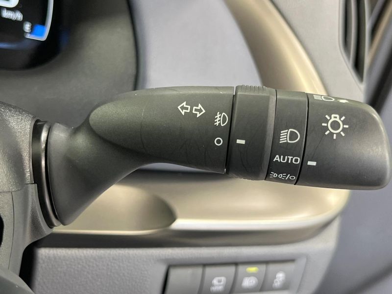 2022 Toyota Aqua 6AA-MXPK11 (UW-6a62d8c47cdb0)[17]