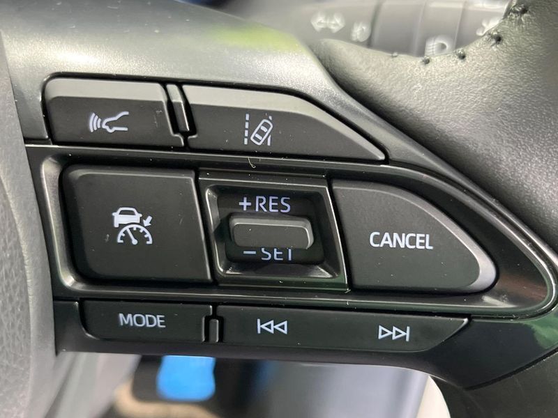 2022 Toyota Aqua 6AA-MXPK11 (UW-6a62d8c47cdb0)[16]