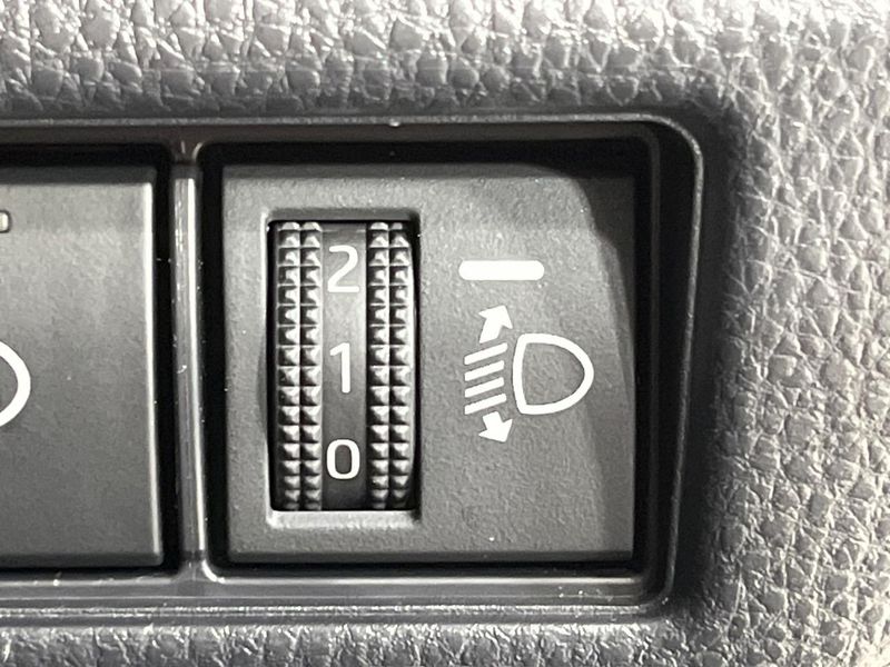 2023 Toyota Prius 6AA-MXWH65 (UW-6a62d8e7b645a)[18]