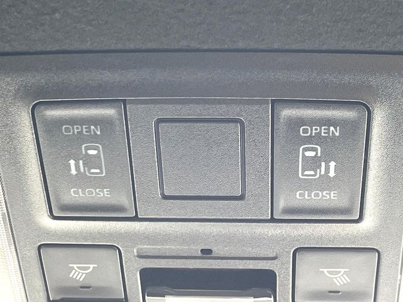 2024 Toyota Voxy 6BA-MZRA90W (UW-6a62d8f21054a)[25]
