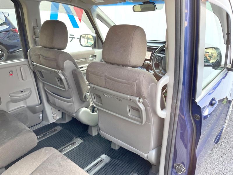 2015 Honda Step Wagon DBA-RP1 (UW-6a62d925b4d26)[8]
