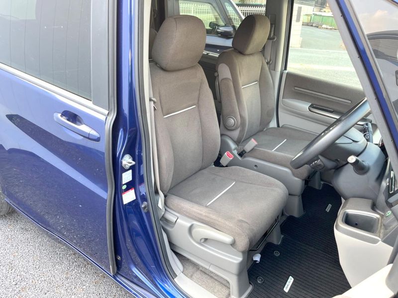 2015 Honda Step Wagon DBA-RP1 (UW-6a62d925b4d26)[29]