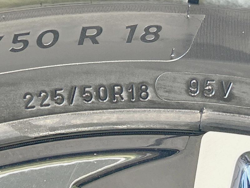 2021 Honda Vezel 6AA-RV5 (UW-6a62d9380f7ea)[6]