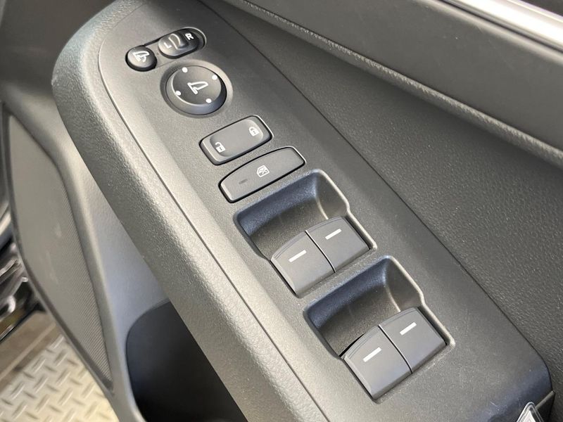 2024 Honda Vezel 6AA-RV5 (UW-6a62d94109cc0)[16]