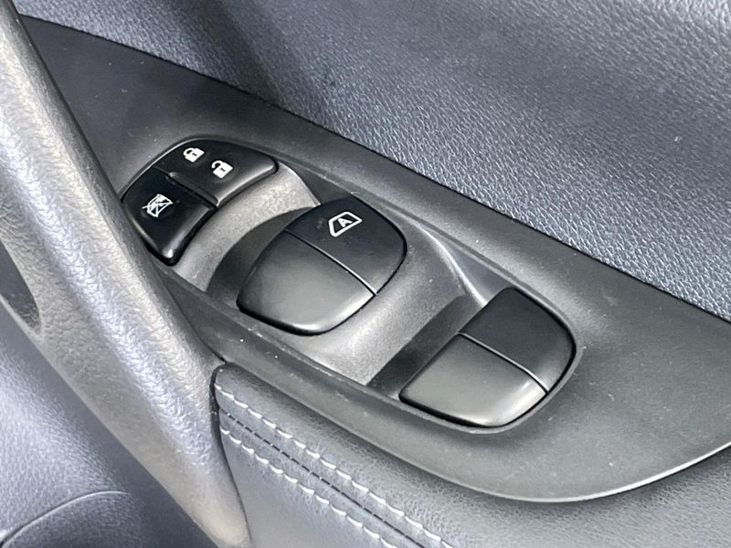 2017 Nissan X-Trail DBA-T32 (UW-6a62d96b56f56)[29]