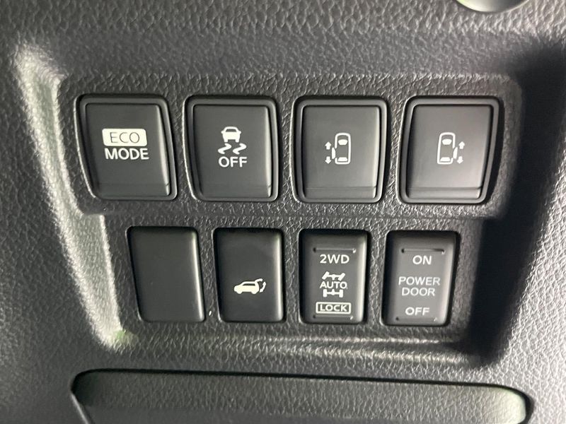 2012 Nissan Elgrand DBA-TNE52 (UW-6a62d96f9fd78)[22]