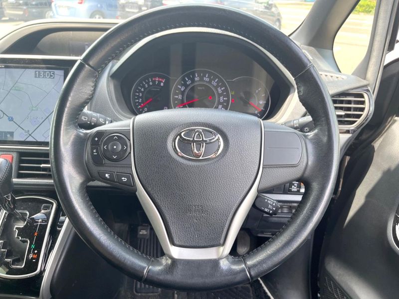 2018 Toyota Voxy DBA-ZRR80W (UW-6a62d9ce903dd)[13]