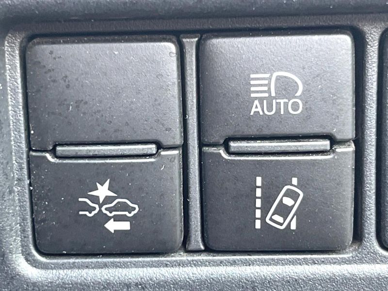 2018 Toyota Voxy DBA-ZRR80W (UW-6a62d9ce903dd)[15]