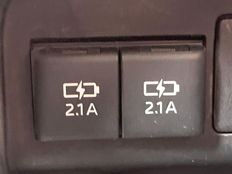 2018 Toyota Voxy DBA-ZRR80W (UW-6a62d9ce903dd)[26]