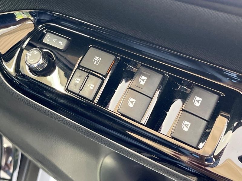 2019 Toyota Voxy DBA-ZRR85W (UW-6a62d9d6cd2ad)[6]