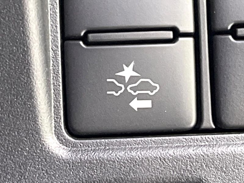 2019 Toyota Voxy DBA-ZRR85W (UW-6a62d9d6cd2ad)[9]