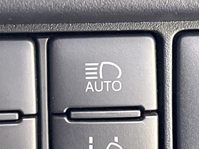 2019 Toyota Voxy DBA-ZRR85W (UW-6a62d9d6cd2ad)[10]