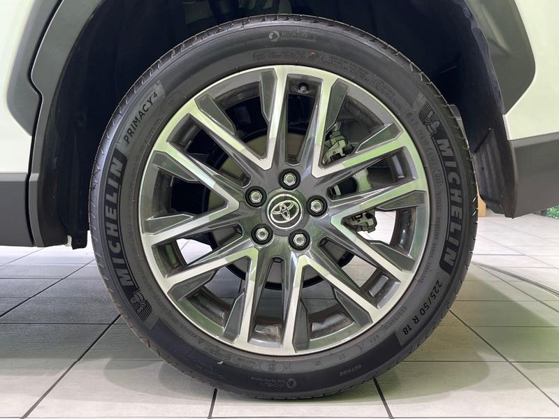 2025 Toyota Corolla Cross 6AA-ZVG13 (UW-6a62d9e01da3d)[11]