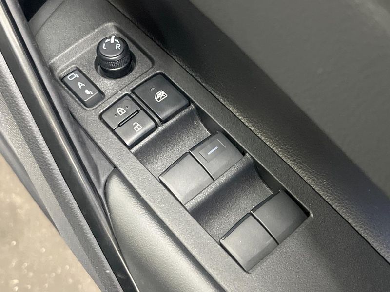 2025 Toyota Corolla Cross 6AA-ZVG13 (UW-6a62d9e06f0c8)[8]