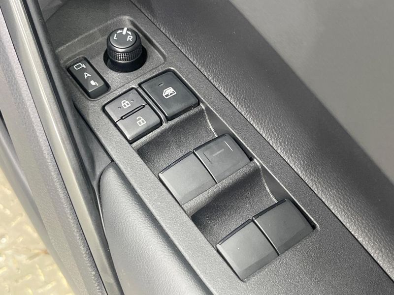 2025 Toyota Corolla Cross 6AA-ZVG13 (UW-6a62d9e06f0c8)[11]