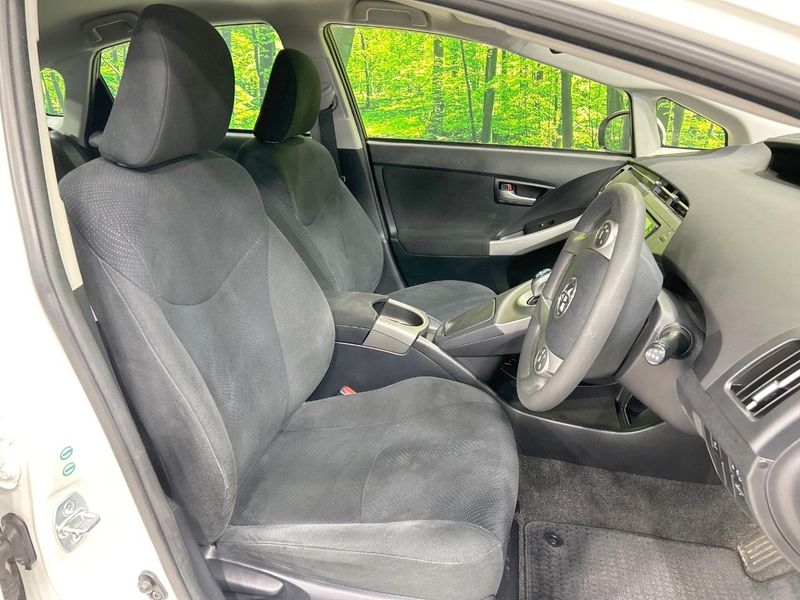 2015 Toyota Prius DAA-ZVW30 (UW-6a62d9e72768d)[23]