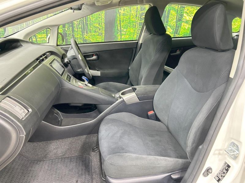 2015 Toyota Prius DAA-ZVW30 (UW-6a62d9e72768d)[19]