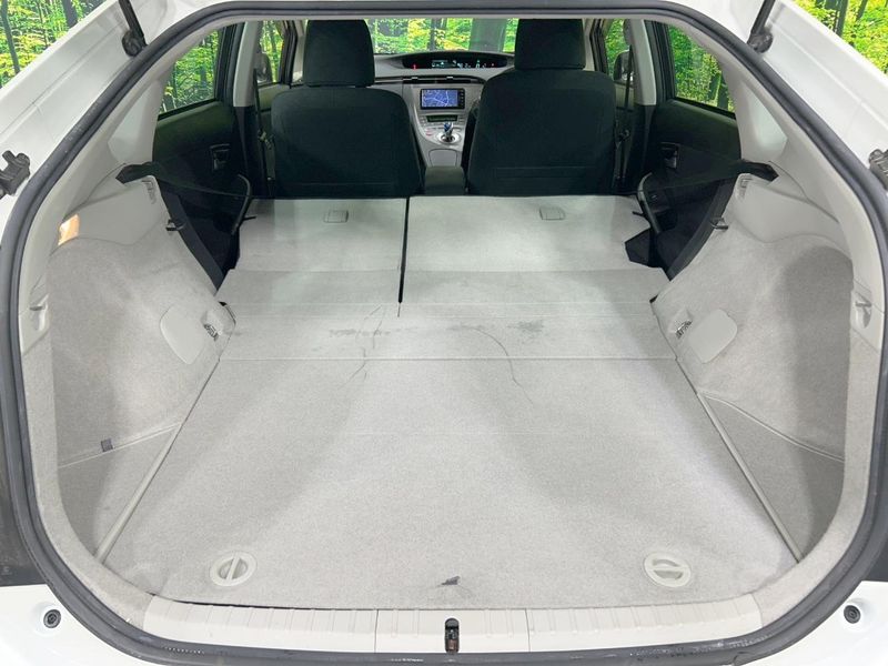 2015 Toyota Prius DAA-ZVW30 (UW-6a62d9e72768d)[29]