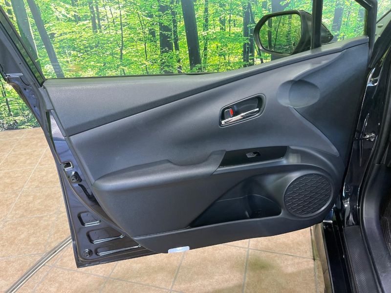 2019 Toyota Prius DAA-ZVW51 (UW-6a62d9f103f7f)[19]