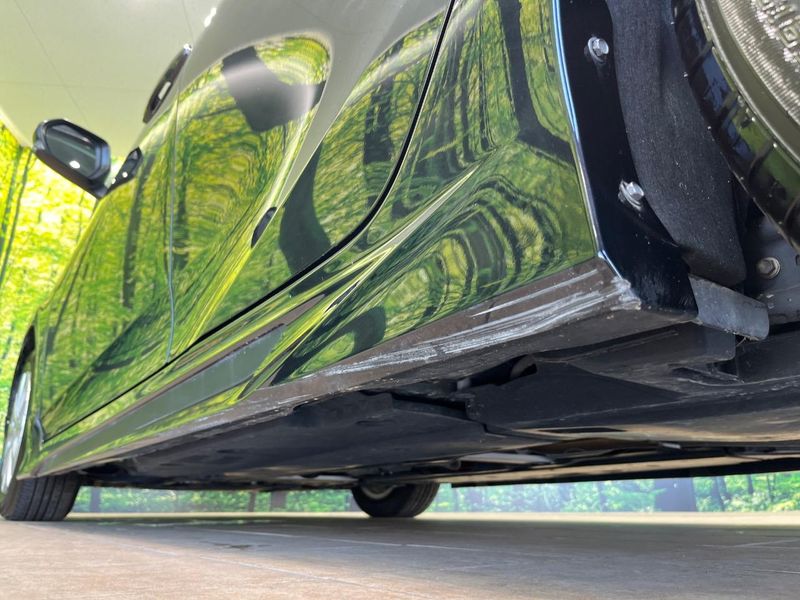 2019 Toyota Prius DAA-ZVW51 (UW-6a62d9f103f7f)[10]