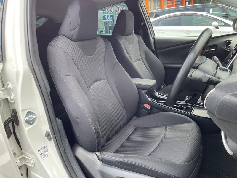 2019 Toyota Prius DAA-ZVW51 (UW-6a62d9f11f038)[22]