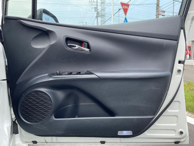 2019 Toyota Prius DAA-ZVW51 (UW-6a62d9f11f038)[24]