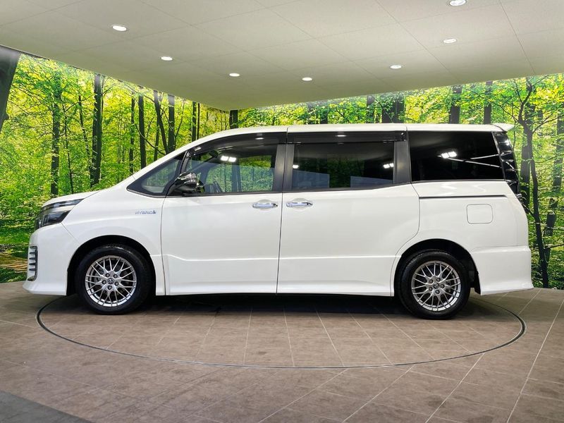 2016 Toyota Voxy DAA-ZWR80W (UW-6a62da013f61d)[14]
