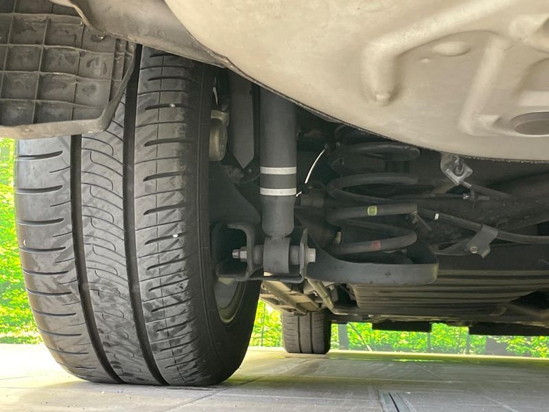 2016 Toyota Voxy DAA-ZWR80W (UW-6a62da013f61d)[18]