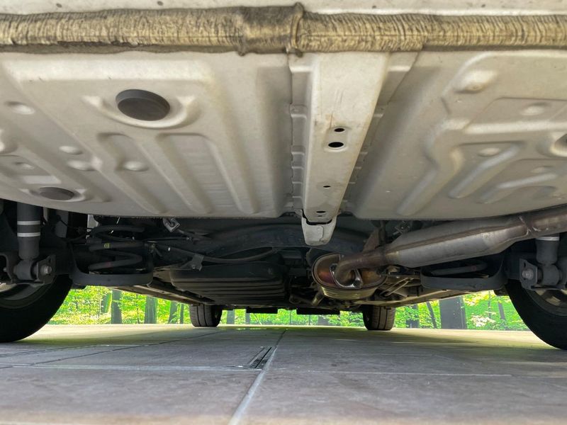 2016 Toyota Voxy DAA-ZWR80W (UW-6a62da013f61d)[17]