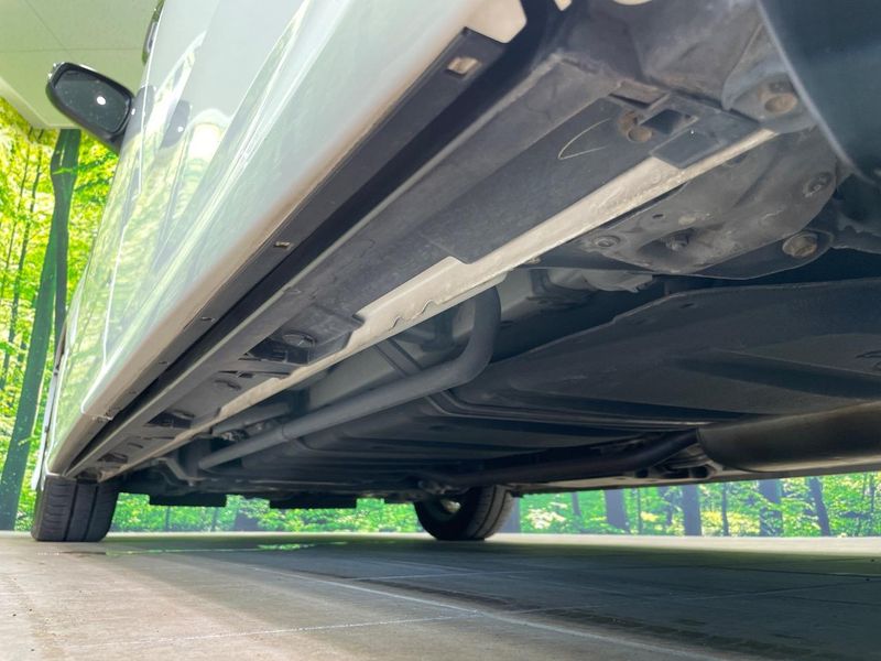 2016 Toyota Voxy DAA-ZWR80W (UW-6a62da013f61d)[19]