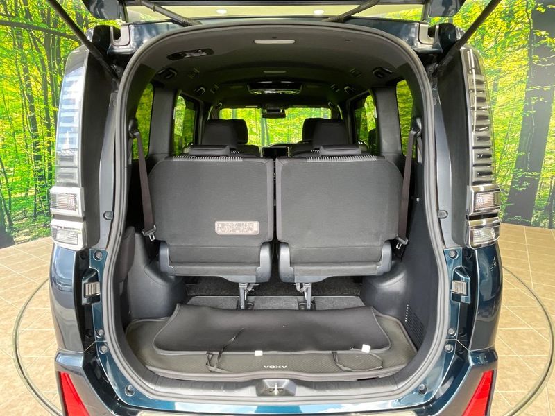 2017 Toyota Voxy DAA-ZWR80W (UW-6a62da0361ea7)[24]