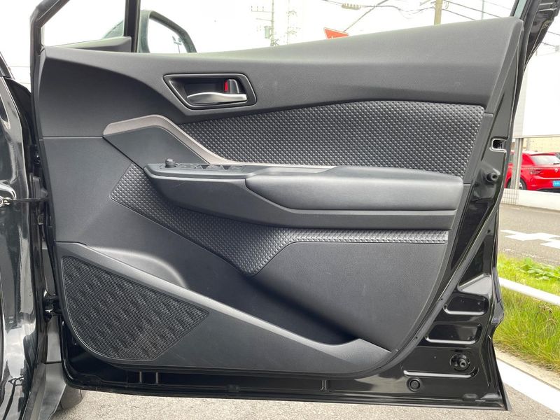 2020 Toyota C-HR 6AA-ZYX11 (UW-6a62da1a079b9)[23]