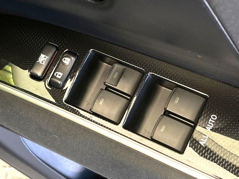 2012 Toyota Estima Hybrid DAA-AHR20W (UW-6a6427b60df3e)[28]
