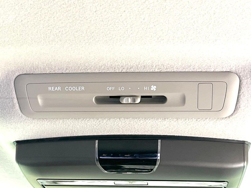 2012 Toyota Estima Hybrid DAA-AHR20W (UW-6a6427b60df3e)[18]