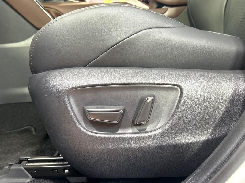 2021 Toyota Harrier Hybrid 6AA-AXUH80 (UW-6a6427c9149b2)[4]